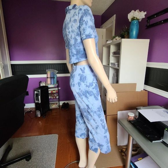 Baby Blue Tie Dye Capri And Crop Top Set - Picture 2 of 6